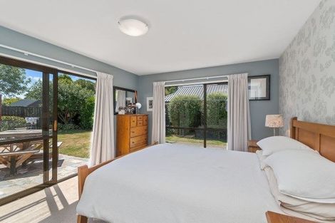 Photo of property in 4 Glenburn Place, Avonhead, Christchurch, 8042