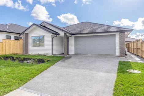 Photo of property in 19 Papa Orchard Drive, Kumeu, 0810