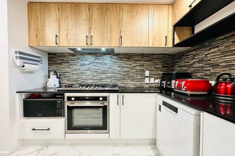 Photo of property in 6 Ronald Woolf Place, Churton Park, Wellington, 6037