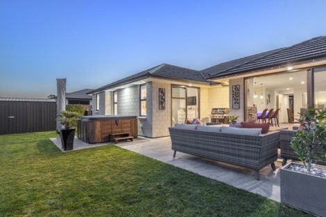 Photo of property in 12 Lakeside Terrace, Omokoroa, 3114