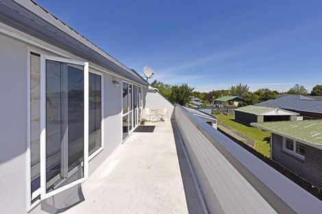 Photo of property in 389 Yaldhurst Road, Russley, Christchurch, 8042