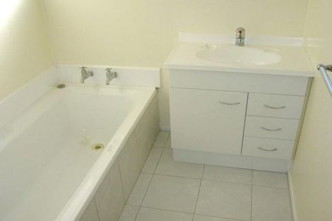 Photo of property in 4 Sabot Place, Massey, Auckland, 0614