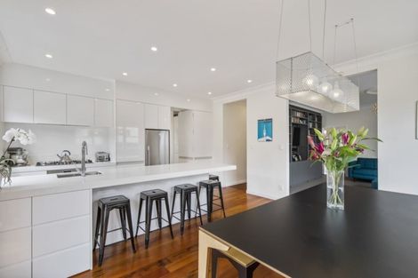 Photo of property in 32 Chamberlain Road, Karori, Wellington, 6012