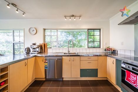 Photo of property in 28 Gurney Road, Kelson, Lower Hutt, 5010