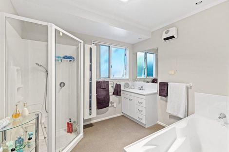 Photo of property in 1 Mcilwaine Place, Marton, 4710