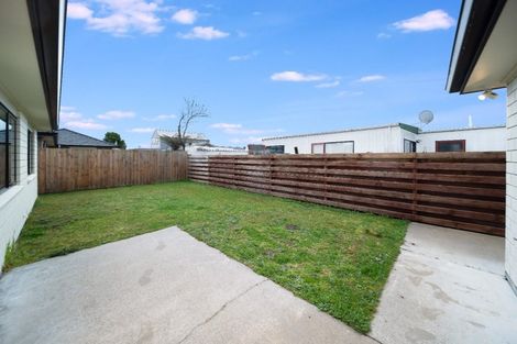 Photo of property in 2/9 Heath Street, Saint Andrews, Hamilton, 3200
