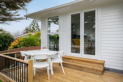 Photo of property in 48 Mark Avenue, Paparangi, Wellington, 6037