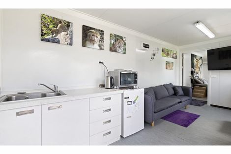 Photo of property in 135 Kitchener Road, Waiuku, 2123