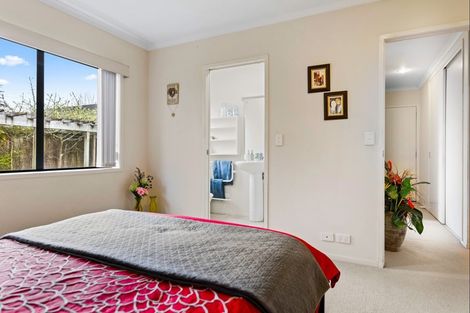 Photo of property in 8 Russett Grove, Henderson, Auckland, 0612