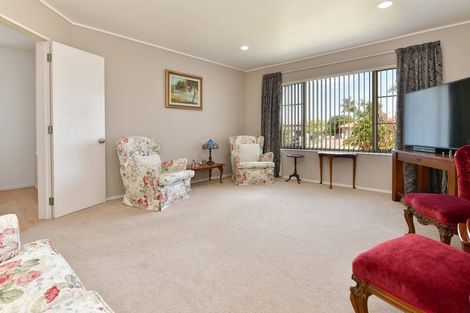 Photo of property in 110 Lakeside Drive, Orewa, 0931