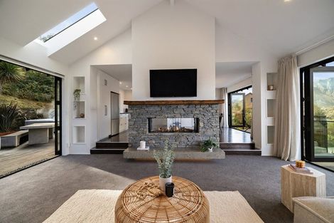 Photo of property in 1 Goldleaf Hill, Queenstown, 9300