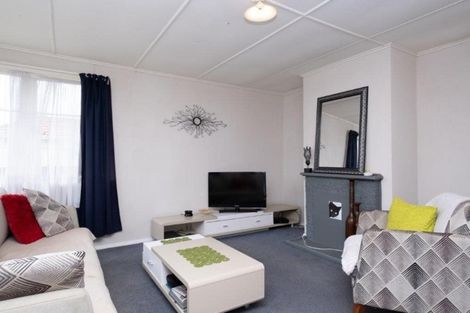 Photo of property in 2 Waihi Road, Hawera, 4610