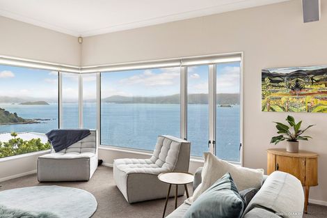 Photo of property in 21 Napier Street, Karaka Bays, Wellington, 6022