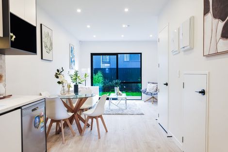 Photo of property in 42 Kiato Lane, Flat Bush, 2019
