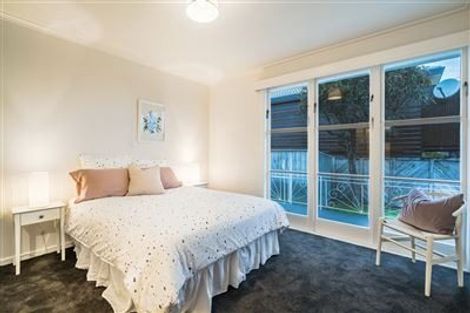 Photo of property in 2/104 Coronation Road, Hillcrest, Auckland, 0627