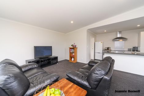Photo of property in 10 Milton Street, Roslyn, Palmerston North, 4414