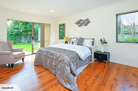 Photo of property in 4 Cambrian Crescent, Flat Bush, Auckland, 2016