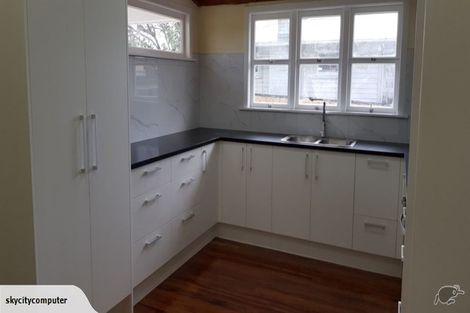 Photo of property in 108 Rathgar Road, Henderson, Auckland, 0610