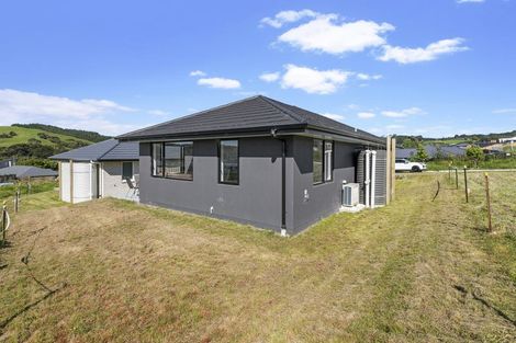 Photo of property in 10 Mahi Road, Helensville, 0800