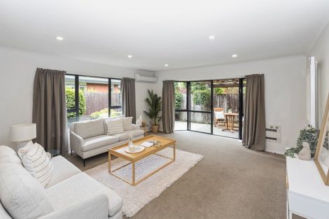 Photo of property in 129 Avonhead Road, Avonhead, Christchurch, 8042