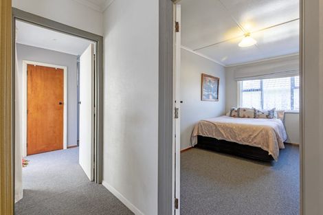 Photo of property in 30 Churchill Street, Waipukurau, 4200