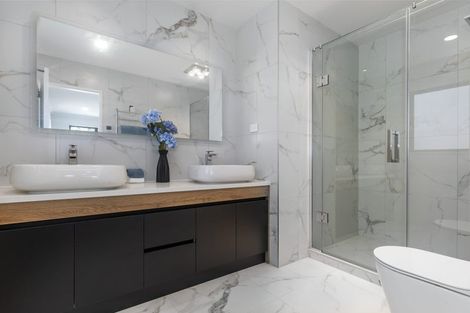 Photo of property in 2a Hughs Way, Flat Bush, Auckland, 2019