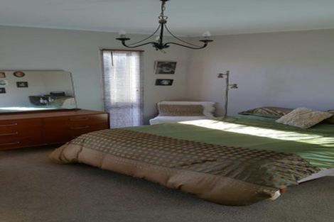 Photo of property in 2/16 Shanaway Rise, Hillcrest, Auckland, 0627