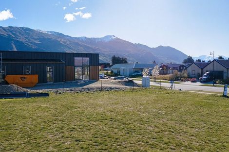 Photo of property in 10 Doug Ledgerwood Drive, Wanaka, 9305