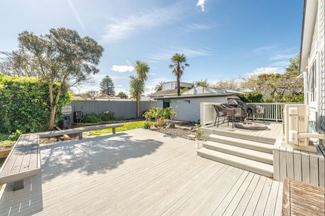 Photo of property in 2 Gonville Avenue, Gonville, Whanganui, 4501
