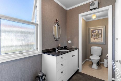 Photo of property in 4 Albert Street, Winton, 9720