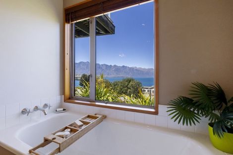 Photo of property in 12a Sainsbury Road, Fernhill, Queenstown, 9300
