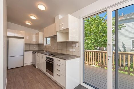 Photo of property in 15 Hall Street, Newtown, Wellington, 6021