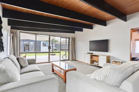 Photo of property in 2 Ebert Place, Rangiora, 7400