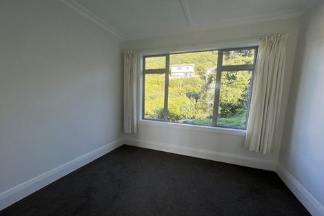 Photo of property in 24 Hungerford Road, Lyall Bay, Wellington, 6022