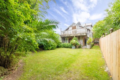 Photo of property in 2 Kaponga Crescent, New Lynn, Auckland, 0600