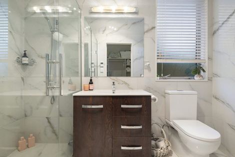 Photo of property in 7 Bridget Court, Red Beach, 0932