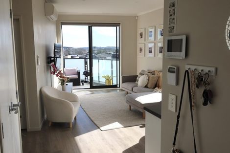 Photo of property in 3/22 Kerewhenua Crescent, 0616