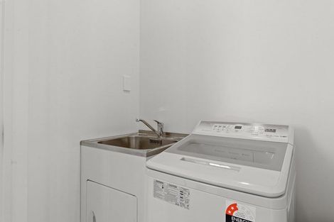 Photo of property in 37 Kairakau Street, Papakura, 2110