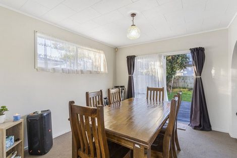 Photo of property in 22 Carbery Place, Manurewa, Auckland, 2102