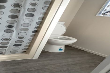 Photo of property in 66 Golf Road, New Lynn, Auckland, 0600