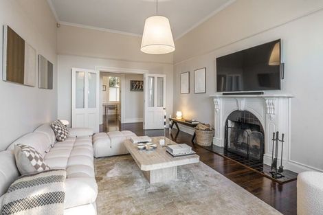 Photo of property in 77 Hinemoa Street, Birkenhead, Auckland, 0626