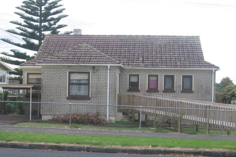 Photo of property in 37 Rimu Street, New Lynn, Auckland, 0600