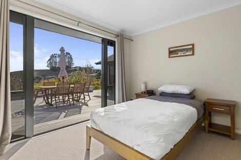 Photo of property in 11 Dalmore Way, Acacia Bay, Taupo, 3385
