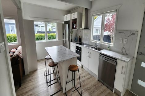Photo of property in 18 Walsh Street, Forest Lake, Hamilton, 3200