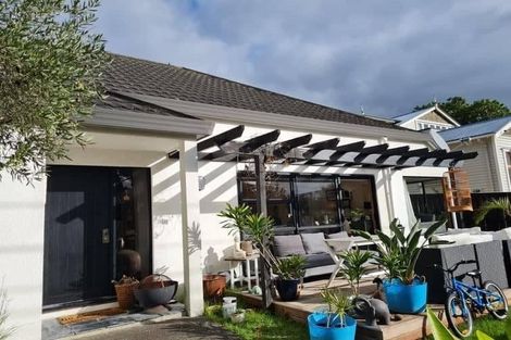 Photo of property in 1/14 Beresford Street, Bayswater, Auckland, 0622