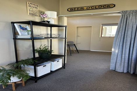 Photo of property in 1/12 Gradwell Place, Two Mile Bay, Taupo, 3330