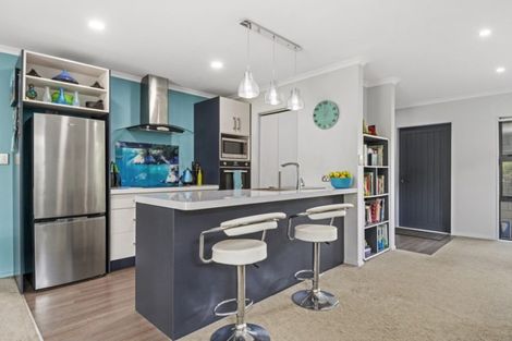 Photo of property in 11 Lakeview Quay, Pyes Pa, Tauranga, 3112