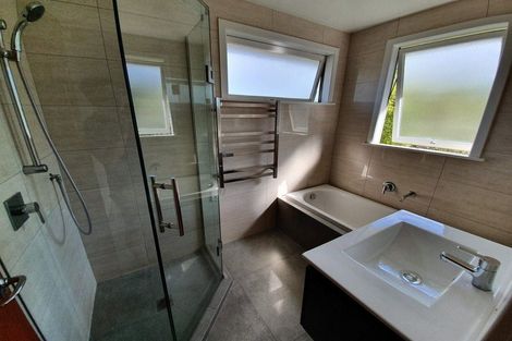 Photo of property in 33 Tahi Terrace, Glen Eden, Auckland, 0602