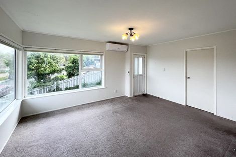 Photo of property in 1/5 Finn Place, Totara Vale, Auckland, 0629