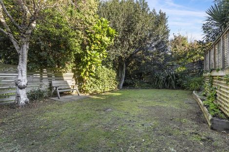 Photo of property in 44 Kahu Road, Paremata, Porirua, 5024